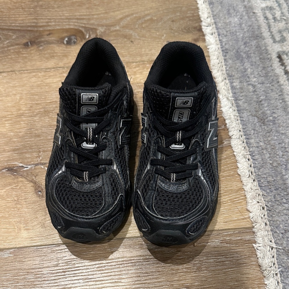 New Balance 740 Kids Black Sneakers